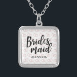 Colar Banhado A Prata Padrão de Anel de Casamento de Bridesmaid e Nome N<br><div class="desc">Padrões de Casamento de Bridesmaid e Nome Colar.</div>