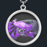 COLAR BANHADO A PRATA PEACOCK ELEGANTE EM PURA E NEGRA<br><div class="desc">Design colorida e elegante com gemstones 3D brilhantes design gráfico digital por Búlgaro Lumini. Parte da nova coleção ARCADIA.</div>