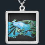 COLAR BANHADO A PRATA PEACOCK ELEGANTE EM TURQUASE AZUL E PRETO<br><div class="desc">Design colorida e elegante com gemstones 3D brilhantes design gráfico digital por Búlgaro Lumini. Parte da nova coleção ARCADIA.</div>