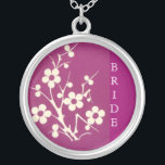 Colar Banhado A Prata Purle Flower Bride<br><div class="desc">Design para a noiva vestir durante todas as festividades em volta do casamento!</div>