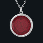 Colar Banhado A Prata Red Black Wedding Gothic Heart Belo Elegante<br><div class="desc">Nosso belo design de coração gótico preto e vermelho é excelente como um design de casamento elegante e escuro.</div>