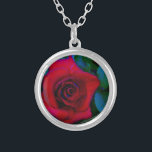 Colar Banhado A Prata Rosas vermelhas com tons azuis<br><div class="desc">Rosas vermelhas com tons azuis Rosa vermelha Linda rosa vermelha em segundo plano lida para personalizar com seu texto. Excelente para qualquer amante de rosa. Foto de Sandy Closs, tirada no lago Arrohead. "rosa vermelha""rosas vermelhas""rosa rosa rosa""rosas cor-de-rosa""casamentos""presente de amor""flor vermelha""flores vermelhas" rosa vermelho azul vermelho rosa "presentes com rosas"...</div>