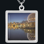 Colar Banhado A Prata Science World e CBD refletidos em False Creek,<br><div class="desc">COPYRIGHT David Wall / DanitaDelimont.com| CN02 DWA0002.jpg| Science World e CBD refletidos em False Creek,  Vancouver,  British Columbia,  Canadá</div>