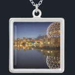 Colar Banhado A Prata Science World e CBD refletidos em False Creek,<br><div class="desc">COPYRIGHT David Wall / DanitaDelimont.com| CN02 DWA0002.jpg| Science World e CBD refletidos em False Creek,  Vancouver,  British Columbia,  Canadá</div>