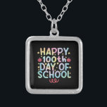 Colar Banhado A Prata Tie Dye Happy 100º Dia de Professores<br><div class="desc">Tie Dye Happy 100º Dia De Professora Estudante 100 Dias De Camisa-T</div>