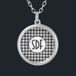 Colar Banhado A Prata Xadrez de búfalos brancos pretos monogramas<br><div class="desc">Colar prateado preto e branco monograma personalizado</div>