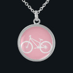 Colar de Bicicleta Rosa e Branca<br><div class="desc">Colar Bicicleta de Vintagem Cor-de-Rosa e Branco Uma bicicleta de vintagem branca sobre fundo rosa. É pré-disquete,  fofo e feminino. É perfeito para quem gosta de bicicleta ou para quem ama o exterior.</div>