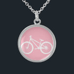Colar de Bicicleta Rosa e Branca<br><div class="desc">Colar Bicicleta de Vintagem Cor-de-Rosa e Branco Uma bicicleta de vintagem branca sobre fundo rosa. É pré-disquete, fofo e feminino. É perfeito para quem gosta de bicicleta ou para quem ama o exterior.</div>
