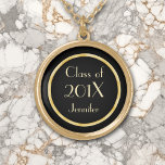 Colar de Graduação de Classe Dourada<br><div class="desc">Um círculo dourado "queimado" encerra o ano de sua classe e o nome em um fundo preto. Simples, mas muito elegante e dramático. Faz uma maravilhosa manutenção da graduação. Se você quiser alterar a fonte, a cor, o tamanho ou o local do texto, poderá fazer isso escolhendo "Personalizá-lo".</div>