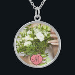 Colar De Prata Esterlina Buquê de casamento da noiva Monograma de Foto Keep<br><div class="desc">Personalize este design hoje! Este presente é perfeito para a expressão da ocasião especial.
 Venha ver nossa loja,  por todos os nossos designs legal.</div>