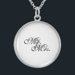 Colar De Prata Esterlina Sr. e Sra. Marido Esposam Sua Nova Semana<br><div class="desc">Clique no botão "PERSONALIZAR TI!" para revelar um seletor de cores e alterar a cor de fundo deste produto para a sua cor personalizada favorita. Um monograma clássico para o Sr. e a Sra. para os recém-casados, casal-mãe ou namorado. Uma ideia perfeita de presente de última hora. O Sr. e...</div>