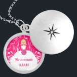 Colar Medalhão Blonde Fuchsia Wedding Bridesmaid Necklace<br><div class="desc">Colares de Manutenção Escolha Término Dourado Prateado Prateado ou Personalizado Personalizado Único Silver Silver Silver!Colares de Festas de casamento de Presença de Natal - para alterar a cor de fundo - clique em personalizar - clique em editar - escolha a última ferramenta no menu suspenso e escolha entre uma das...</div>