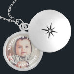 Colar Medalhão Foto De Bebê Simplesmente Doce<br><div class="desc">Belo design de fotografia personalizado perfeito para dia de as mães,  graduações,  casamentos,  aniversário,  aniversários e muito mais.</div>