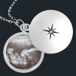 Colar personalizada do Sonogram<br><div class="desc">Quando você não estiver bastante pronto para dizer o mundo mas para o querer ainda manter o dia inteiro "o milagre pequeno minúsculo no fazer" perto de seu coração. ….</div>