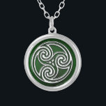 Colar verde irlandesa de Triskelion do nó celta<br><div class="desc">Colar verde irlandesa de Triskelion do nó celta. Um céltico bonito ou uma colar temático irlandesa que caracterizam um fundo e um céltico verdes atam o triskelion no centro. Uma grande parte de jóia irlandesa para algum mulher ou homem. Faz um grande presente da dama de honra para seu casamento...</div>