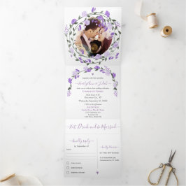 Com Dobra Tripla Convite de Casamento Floral Roxo Elegante de Peôni