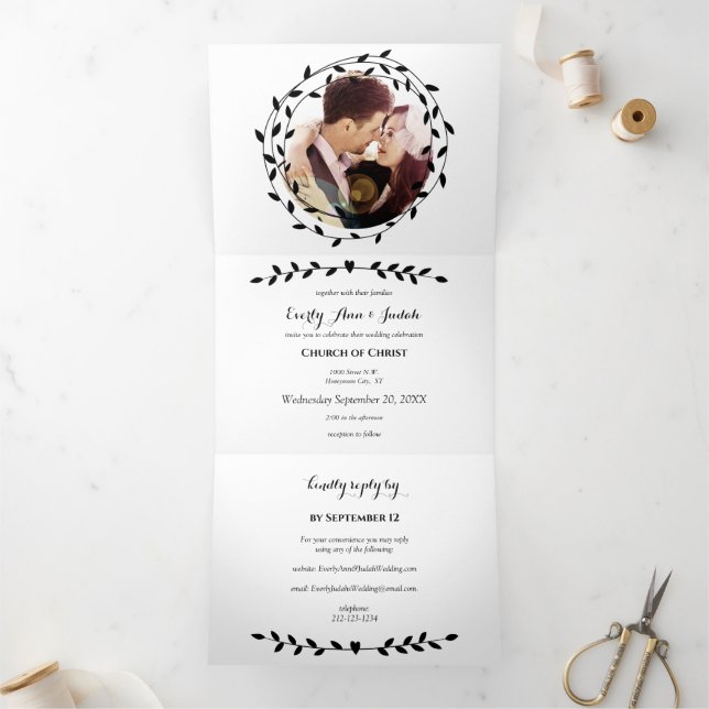 Com Dobra Tripla Convite de Casamento Preto e Branco Tri-Fold Simpl (Dentro)