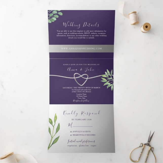 Com Dobra Tripla Convite de Casamento Tri-Fold Foto Roxa (Dentro)