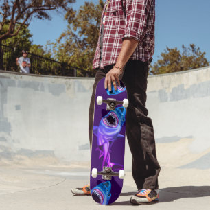 Com skate de tubarão