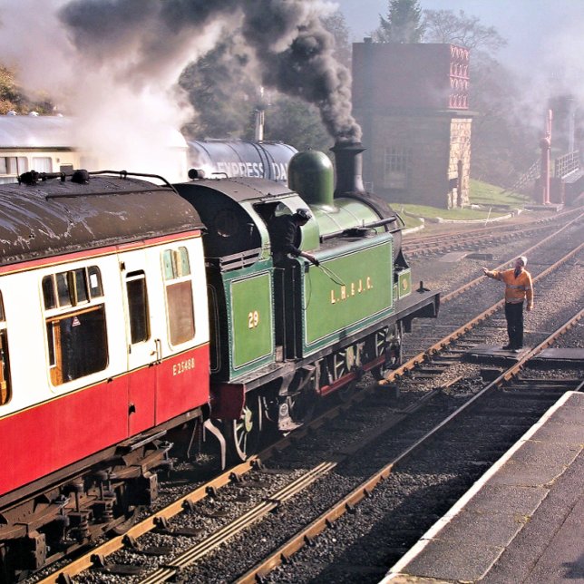 COMBOIOS DE VAPOR (A beautifully restored steam train and carriages of a bygone era.)