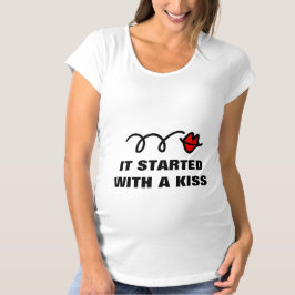 Começou com uma camisa de maternidade do beijo t