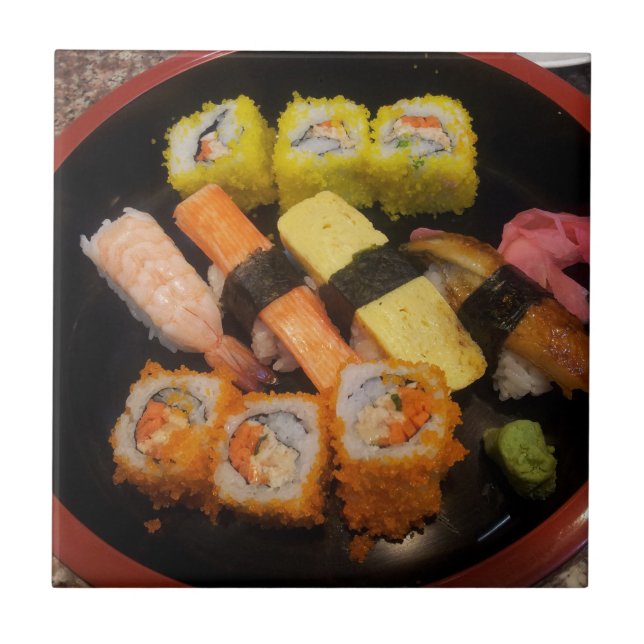 Comida Japonesa Crua Deliciosa Servindo Sushi (Frente)