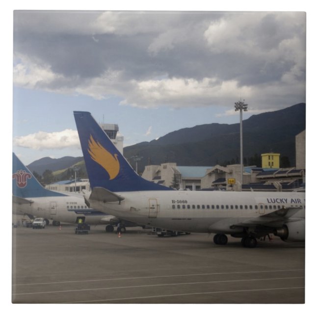 Companhias aéreas nacionais chinesas alinhadas em (Frente)