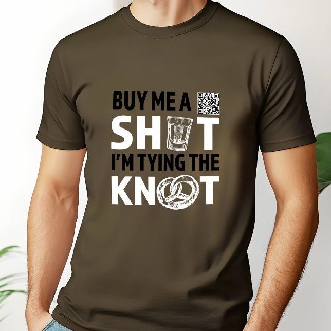 Compre-me um Drink Estou Casando Camisa da Festa d (Buy me a Shot I'm Tying the Knot QR Code Bachelor Party T-shirt.)