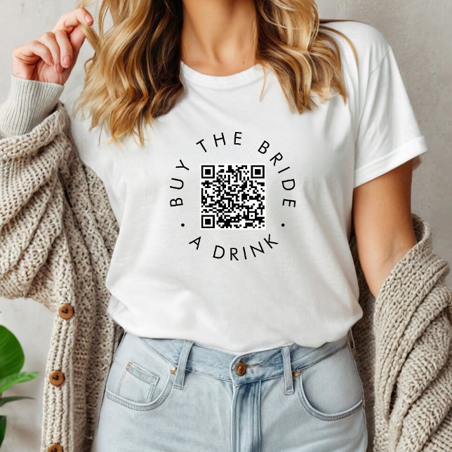 Compre Noiva Uma Bebida Festa de Solteira (Chic Buy The Bride A Drink Bachelorette Party Tri-Blend Shirt)
