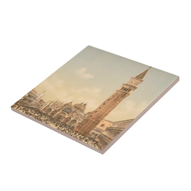 Concerto no quadrado II de St Mark, Veneza, Italia (Lateral)