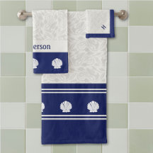Conchas náuticas no conjunto de toalhas do banho d