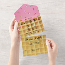 Cone de Waffle de Sorvete de Morango Aniversário