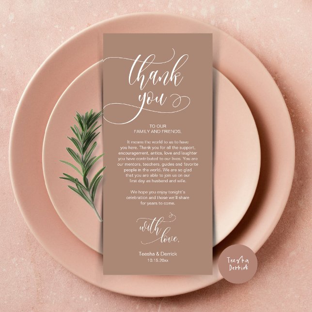Configuração de Local jantado Obrigado, Cartão de  (Wedding Dinner Place Setting Thank You Card, Plate Decoration, Modern Script, in Taupe)
