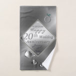 Conjunto De Toalhas 20 Platinum Emerald Anniversário Bath Towel Set<br><div class="desc">Eu desenhei estas toalhas dedicadas ao seu aniversário de 20 casamento com uma nod aos presentes tradicionais de esmeraldas,  cerâmica e platina dos dias modernos para marcar o seu marco nesta encantadora e original design.</div>