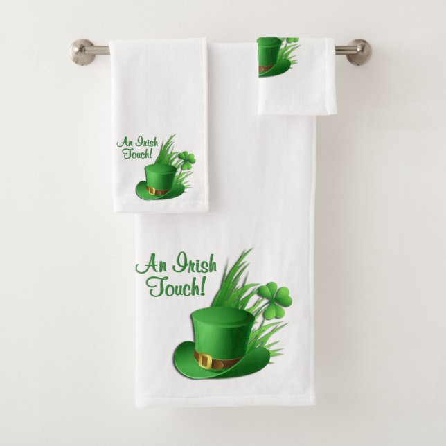 Conjunto De Toalhas An Irish Touch Leprechaun Clove Hat in Grass (Insitu)