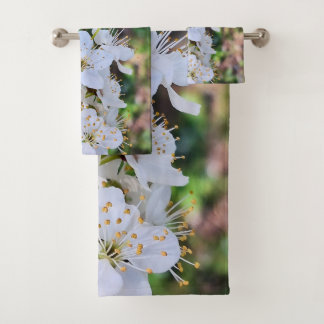 Conjunto De Toalhas Árvore em Flor na Primavera Romênia – Fotografia d