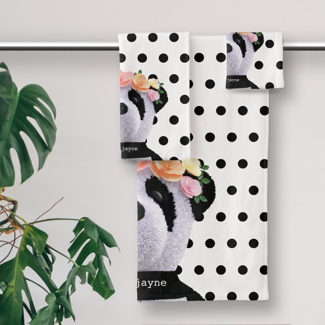 Conjunto De Toalhas Barramento de Panda Bonito Bolinhas Preta e Branca (Cute Panda Bear Polka Dot Bath Towel Set with space for your name)