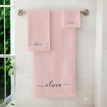 Conjunto De Toalhas Blush Dusty Pink Modern Script Girly Monograma Nom<br><div class="desc">Planeador de Notebooks Espirais com Nome de Monograma Simples e Cor-de-Rosa Esmagada. Isto faz o doce e perfeito aniversário de 16 anos,  casamento,  chá de panela,  aniversário,  chá de fraldas ou festa de solteira presente para alguém que ama luxo de luxo e estilos quíticos.</div>