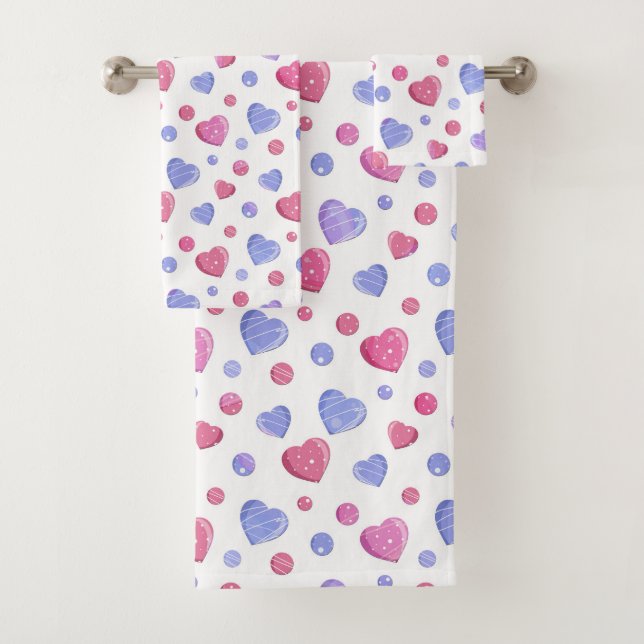 Conjunto De Toalhas Corações rosa e azul em um fundo branco. (Insitu)