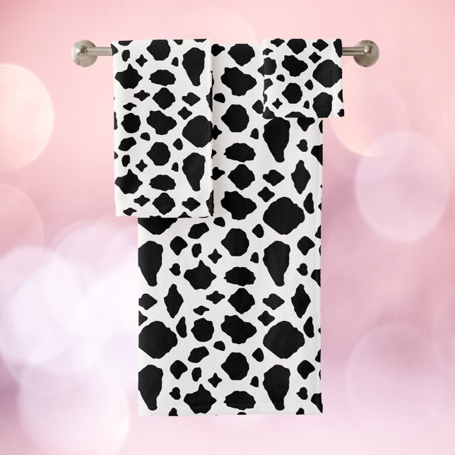 Conjunto De Toalhas Cow Pattern Animal Print Black White Farmhouse (A bath towel set with a black and white cow pattern.)