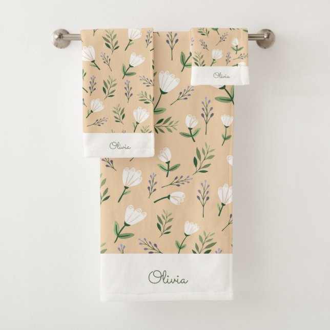 Conjunto De Toalhas Custom Name Towels – White Floral on Vanilla (Insitu)