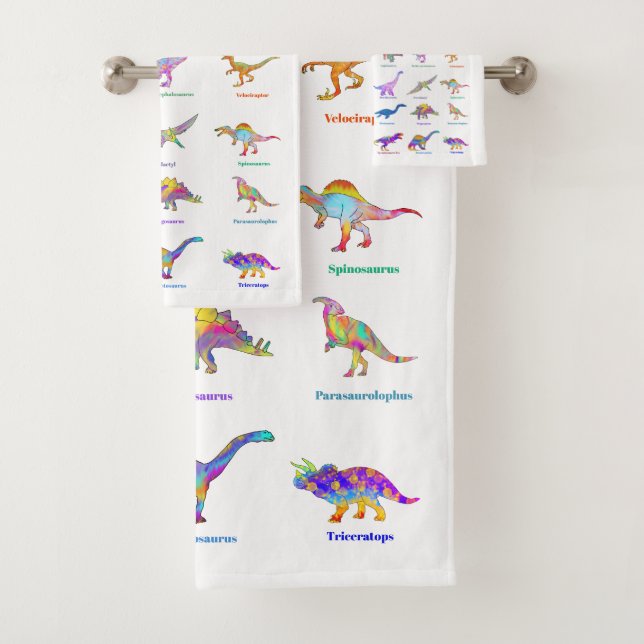 Conjunto De Toalhas Dinossauros Coloridos com nomes rosa (Insitu)