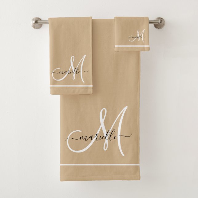 Conjunto De Toalhas Elegante Monograma Branco Nome do Script Tan (Insitu)