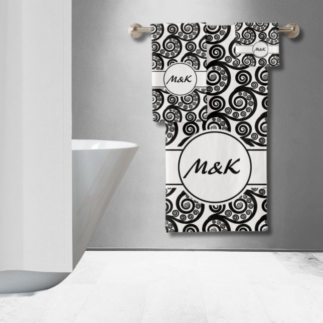 Conjunto De Toalhas Elegantes iniciais Preto Branco Folha de Samambaia (Elegant Black White iniials Botanical Fern Frond Bath Towel Set)