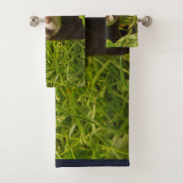 Conjunto De Toalhas Ferret castanho-bonito na foto de grama