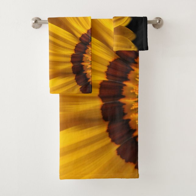 Conjunto De Toalhas Flor amarela sobre fundo preto (Insitu)