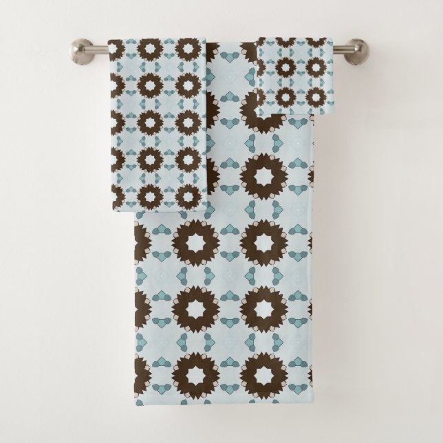 Conjunto De Toalhas Flores castanhas e brancas com padrão geométrico  (Insitu)
