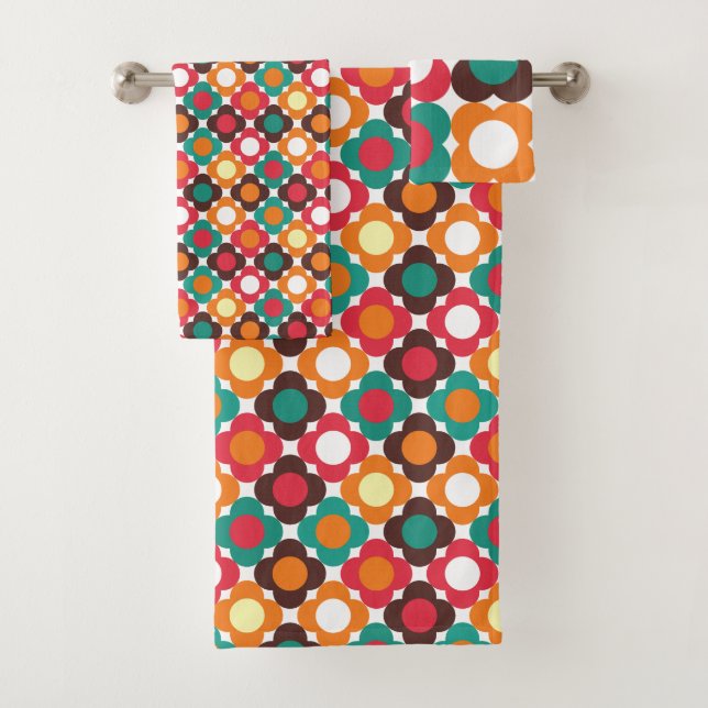 Conjunto De Toalhas Groovy 70s Retro Flower Pattern | Bold Boho Floral (Insitu)