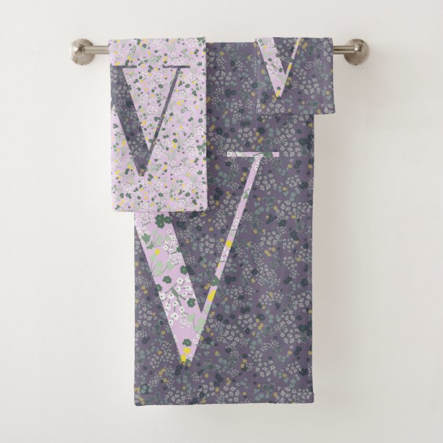 Conjunto De Toalhas Letra W pequenas flores roxas (Insitu)