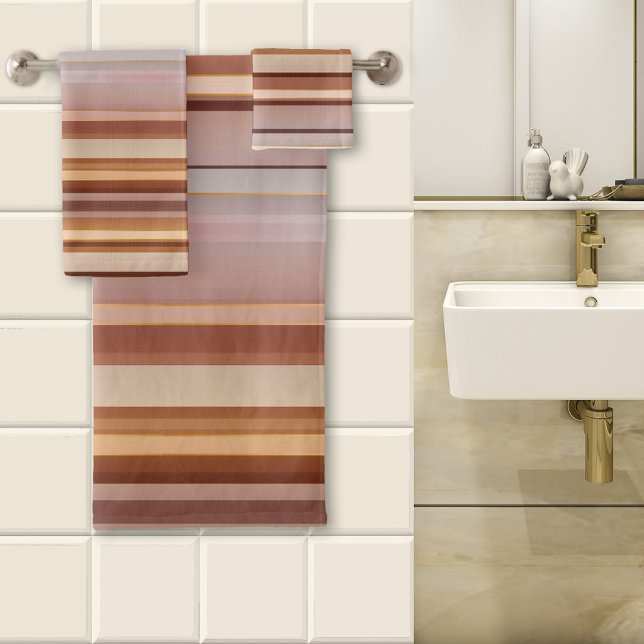 Conjunto de Toalhas Listradas Dreamy Faded Sunset (A striped bathroom towel set in soft warm colors inspired by a fading sunset at the beach)